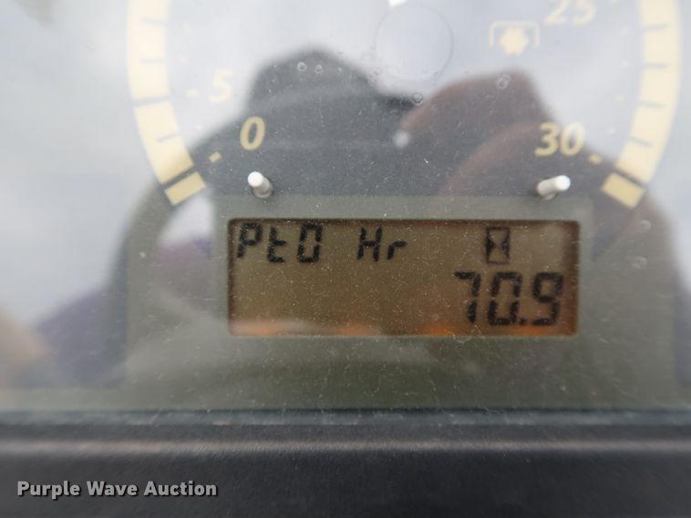 image for item DJ1997 2015 John Deere 4066M  MFWD tractor