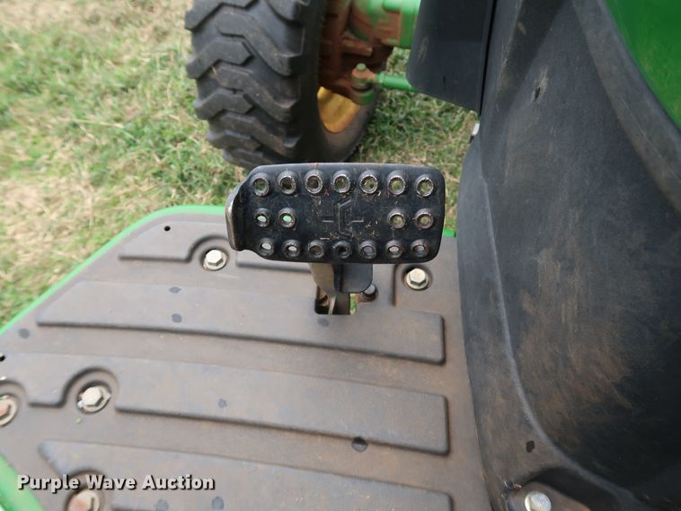 image for item DJ1997 2015 John Deere 4066M  MFWD tractor