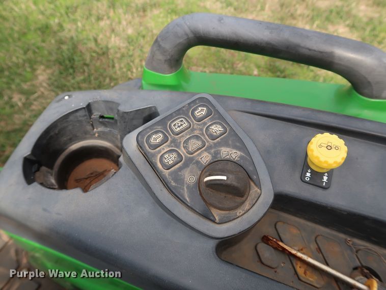 image for item DJ1997 2015 John Deere 4066M  MFWD tractor