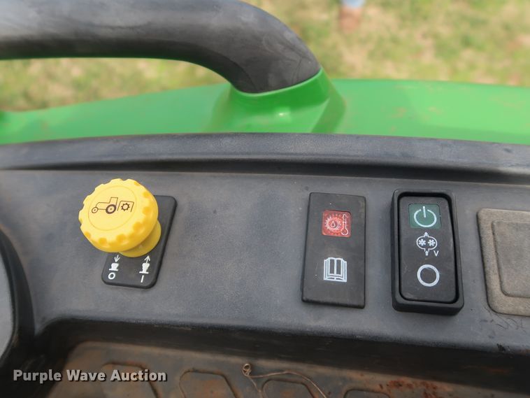 image for item DJ1997 2015 John Deere 4066M  MFWD tractor
