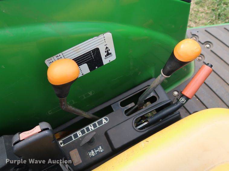 image for item DJ1997 2015 John Deere 4066M  MFWD tractor