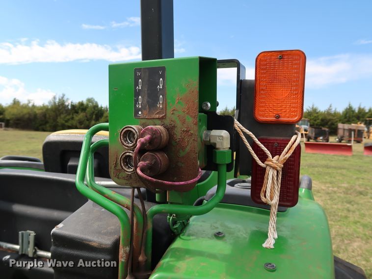 image for item DJ1997 2015 John Deere 4066M  MFWD tractor