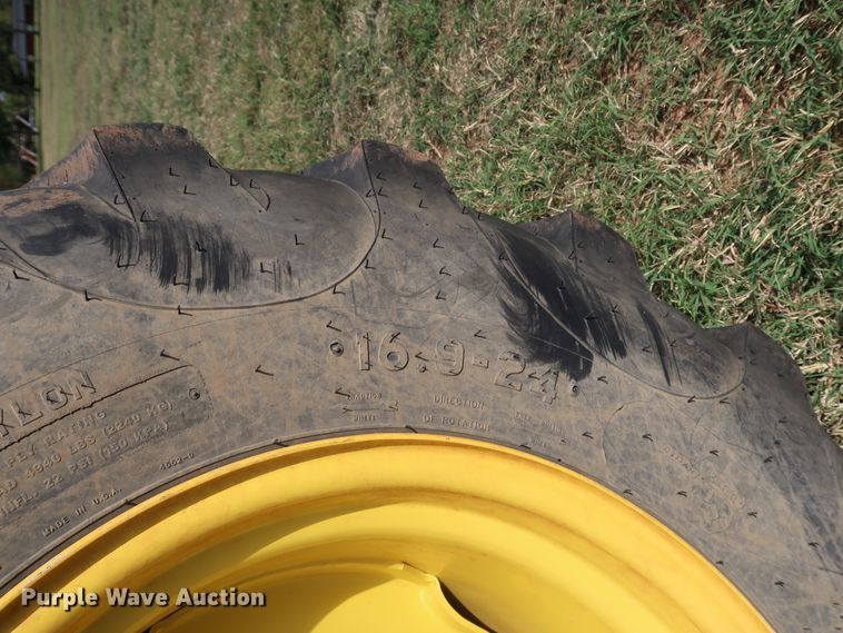 image for item DJ1997 2015 John Deere 4066M  MFWD tractor