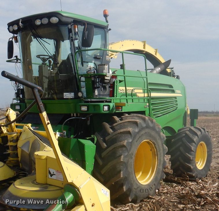 image for item DJ3752 2009 John Deere 7550  forage harvester