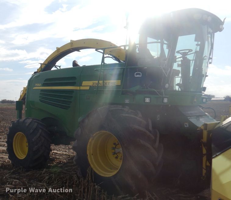 image for item DJ3752 2009 John Deere 7550  forage harvester