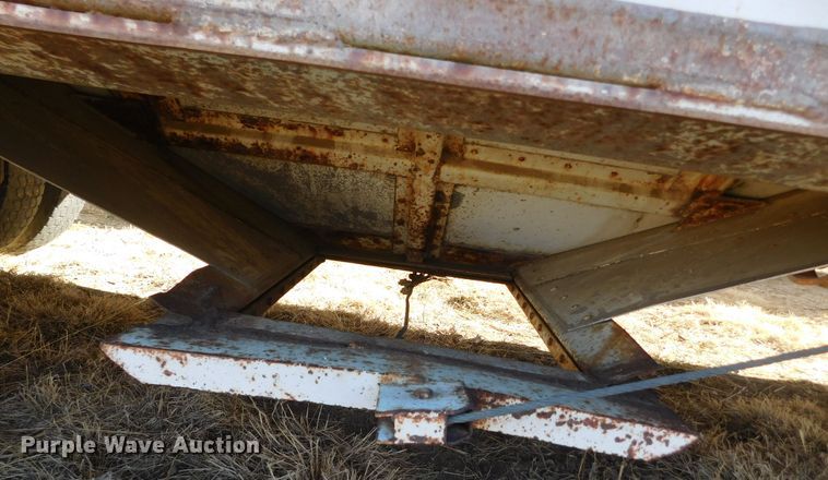 image for item DJ7556 1976 Hobbs  grain trailer