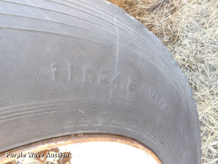 image for item DJ7556 1976 Hobbs  grain trailer