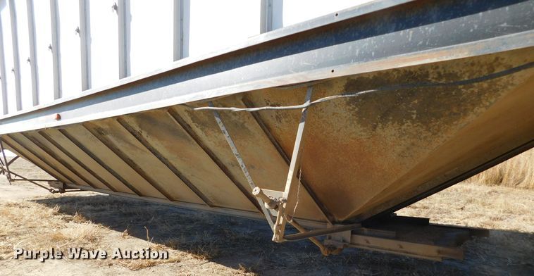 image for item DJ7557 1978 Doonan  grain trailer