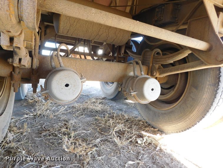image for item DJ7557 1978 Doonan  grain trailer