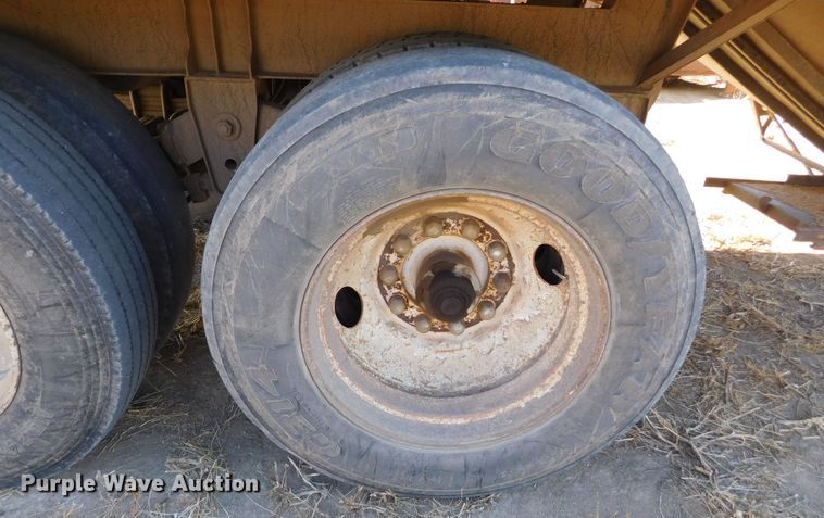 image for item DJ7557 1978 Doonan  grain trailer