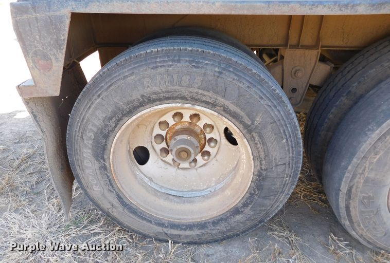 image for item DJ7557 1978 Doonan  grain trailer