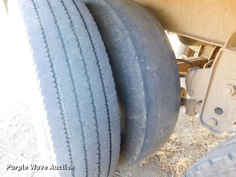 image for item DJ7557 1978 Doonan  grain trailer