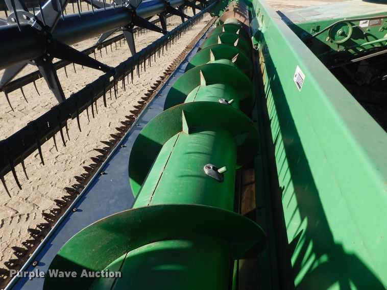 image for item DJ7569 2004 John Deere 630F  flex head