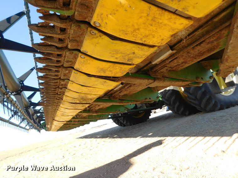 image for item DJ7569 2004 John Deere 630F  flex head