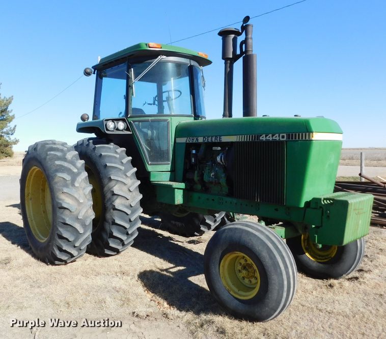 image for item DJ7570 1981 John Deere 4440  tractor