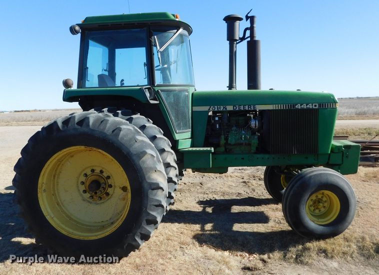 image for item DJ7570 1981 John Deere 4440  tractor