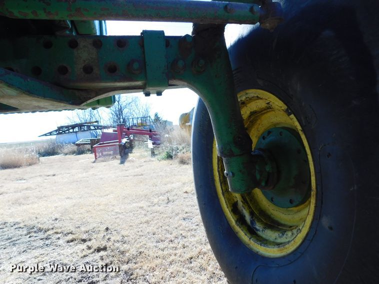 image for item DJ7570 1981 John Deere 4440  tractor