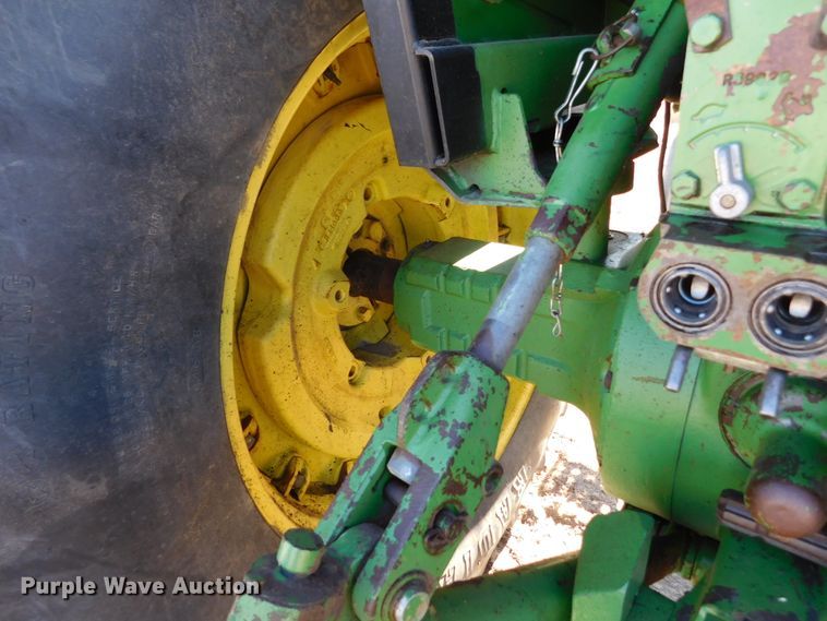 image for item DJ7570 1981 John Deere 4440  tractor