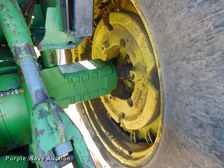 image for item DJ7570 1981 John Deere 4440  tractor