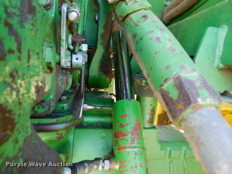 image for item DJ7570 1981 John Deere 4440  tractor