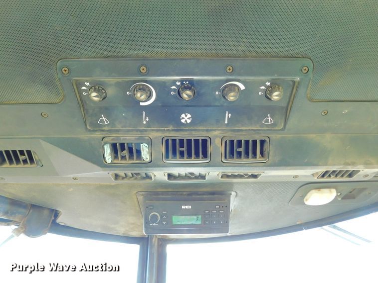 image for item DJ7570 1981 John Deere 4440  tractor