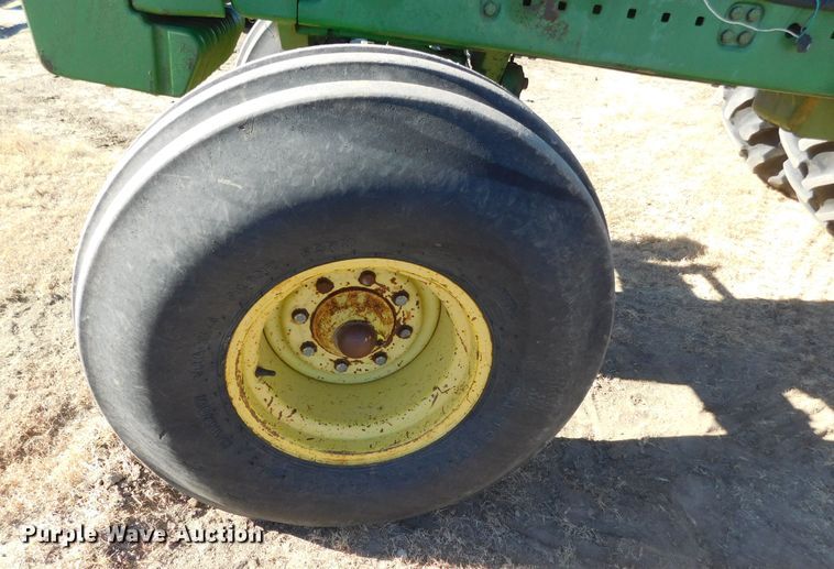 image for item DJ7570 1981 John Deere 4440  tractor