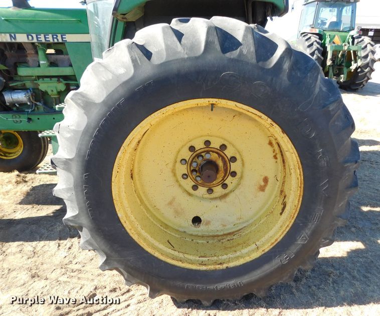 image for item DJ7570 1981 John Deere 4440  tractor