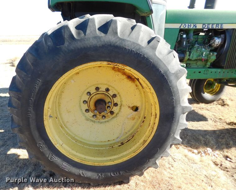 image for item DJ7570 1981 John Deere 4440  tractor