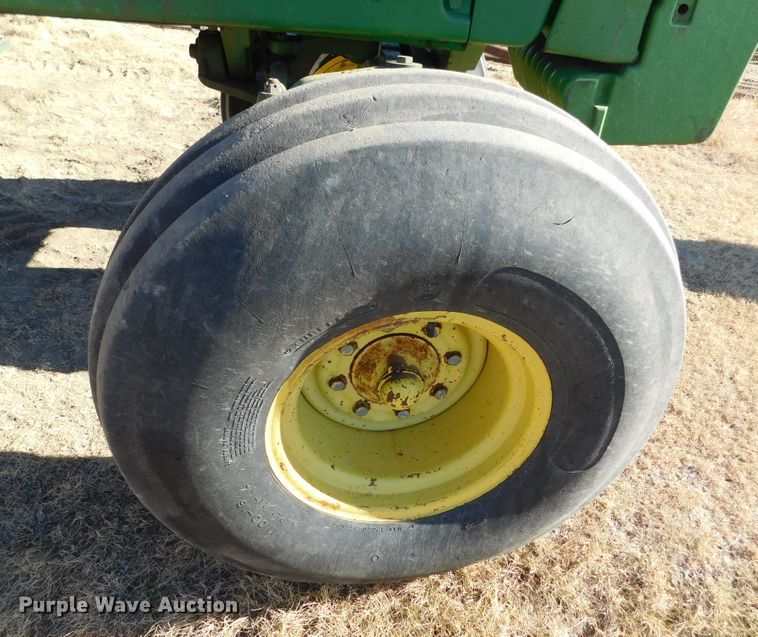 image for item DJ7570 1981 John Deere 4440  tractor