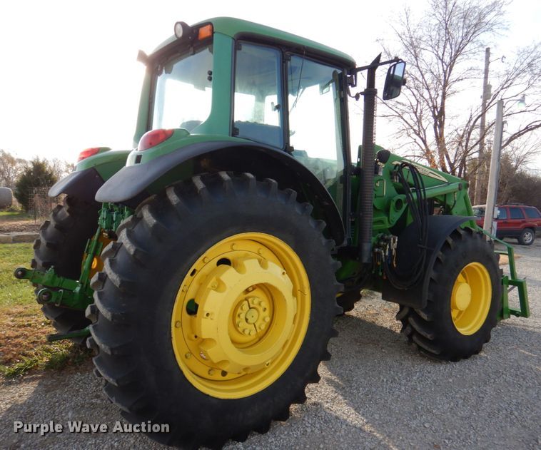 image for item DK1465 2003 John Deere 7220  tractor