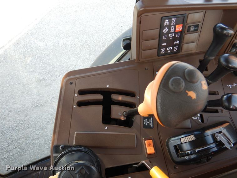 image for item DK1465 2003 John Deere 7220  tractor