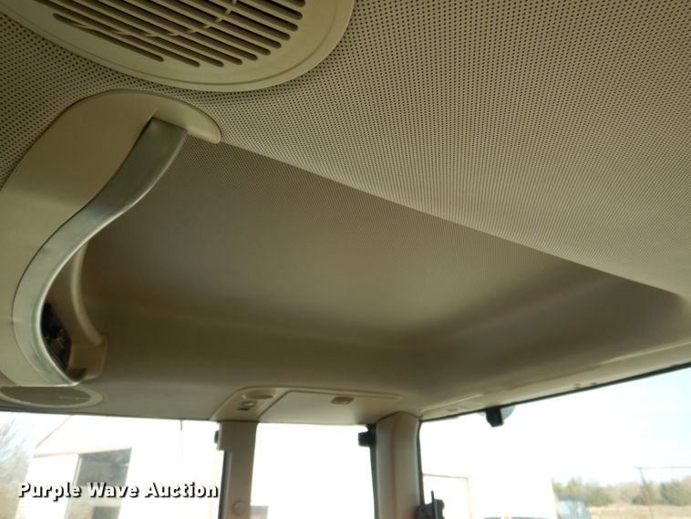 image for item DK1465 2003 John Deere 7220  tractor