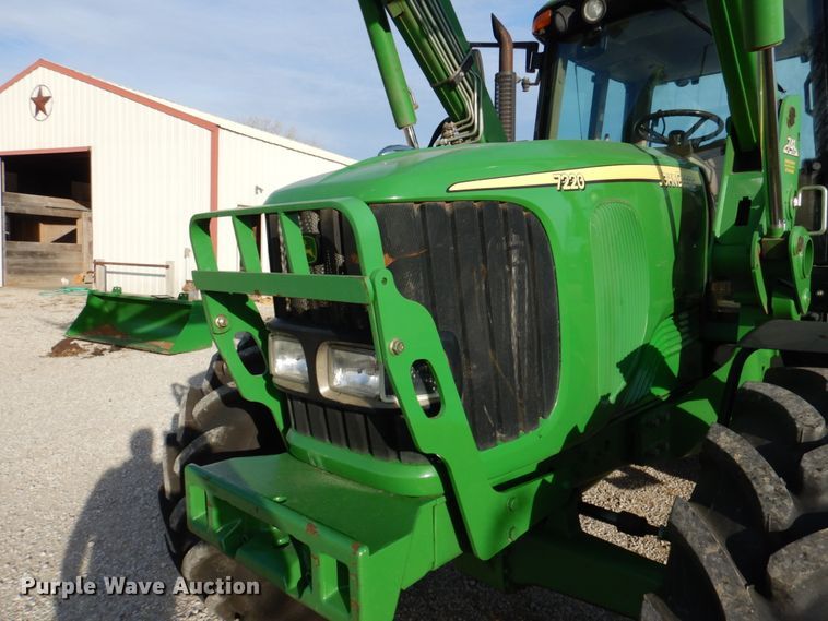image for item DK1465 2003 John Deere 7220  tractor