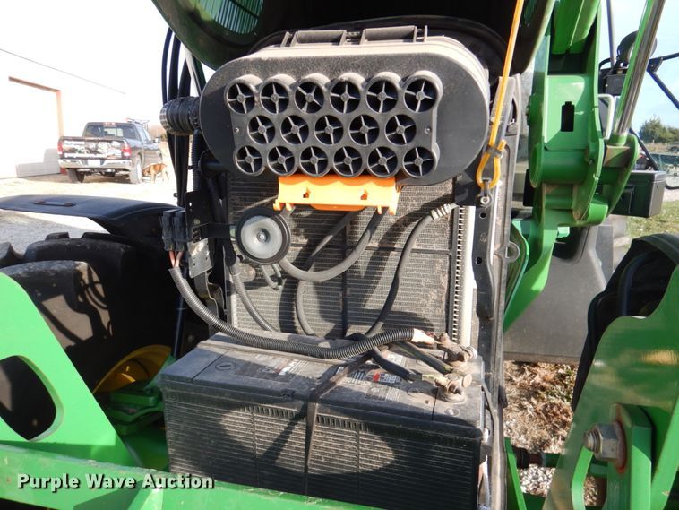 image for item DK1465 2003 John Deere 7220  tractor