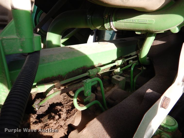 image for item DK1465 2003 John Deere 7220  tractor