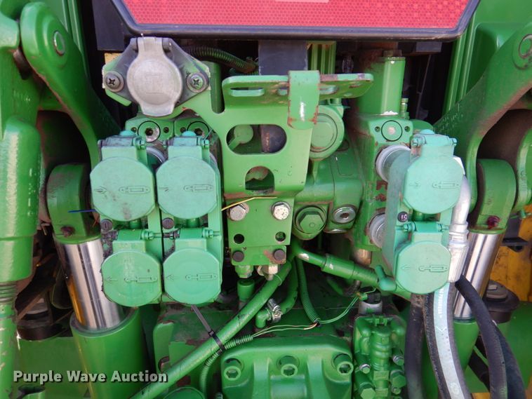 image for item DK1465 2003 John Deere 7220  tractor