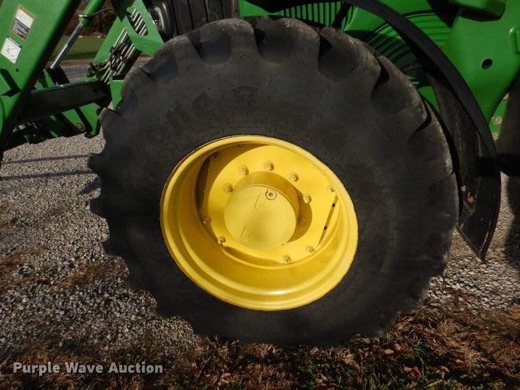 image for item DK1465 2003 John Deere 7220  tractor
