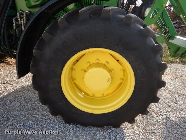image for item DK1465 2003 John Deere 7220  tractor