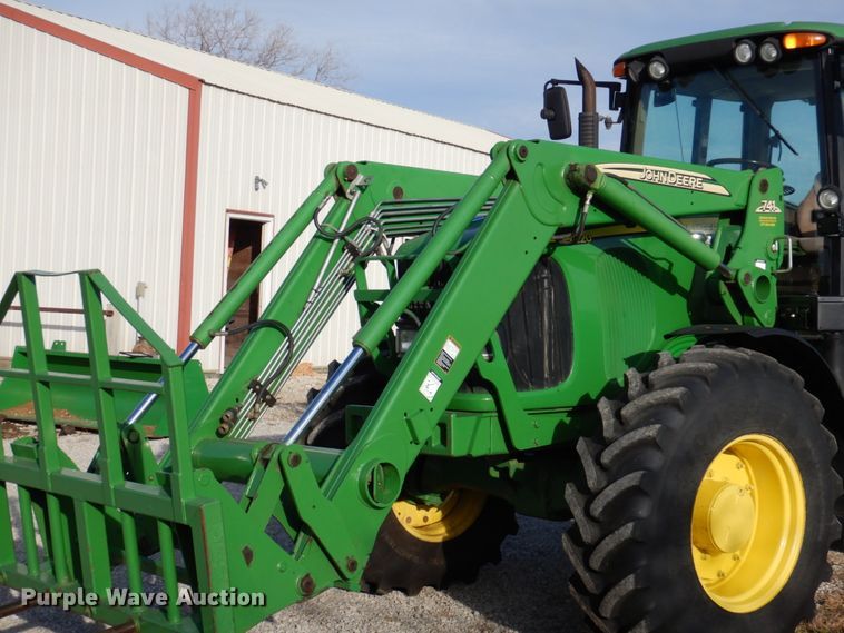 image for item DK1465 2003 John Deere 7220  tractor