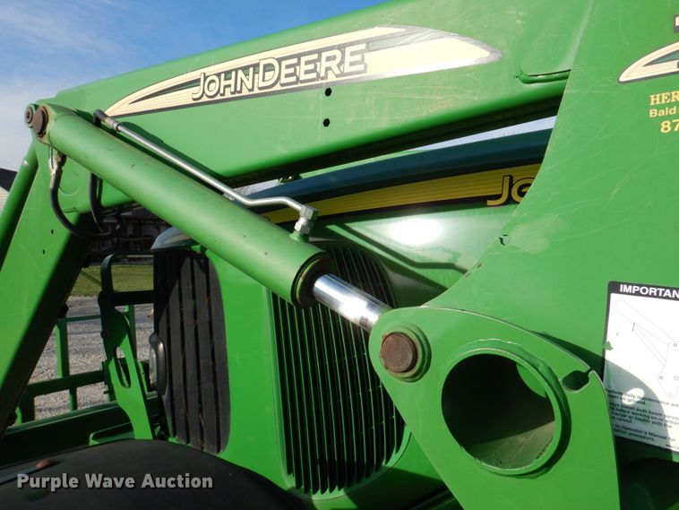 image for item DK1465 2003 John Deere 7220  tractor