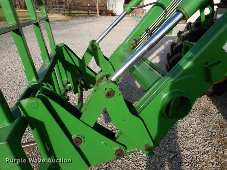 image for item DK1465 2003 John Deere 7220  tractor