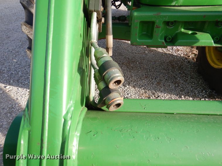 image for item DK1465 2003 John Deere 7220  tractor