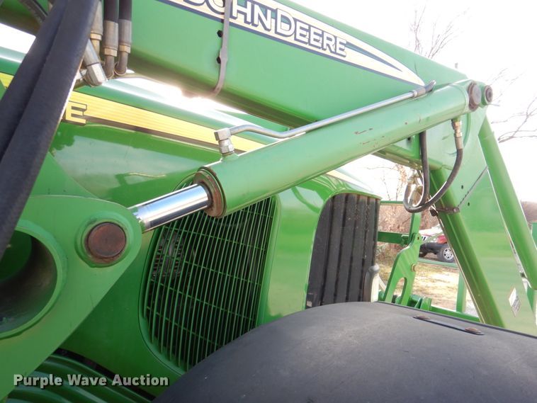 image for item DK1465 2003 John Deere 7220  tractor