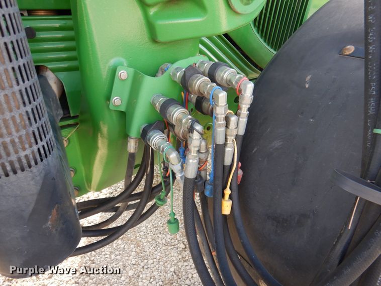 image for item DK1465 2003 John Deere 7220  tractor