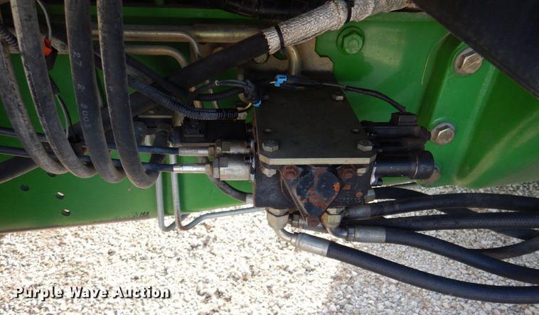 image for item DK1465 2003 John Deere 7220  tractor