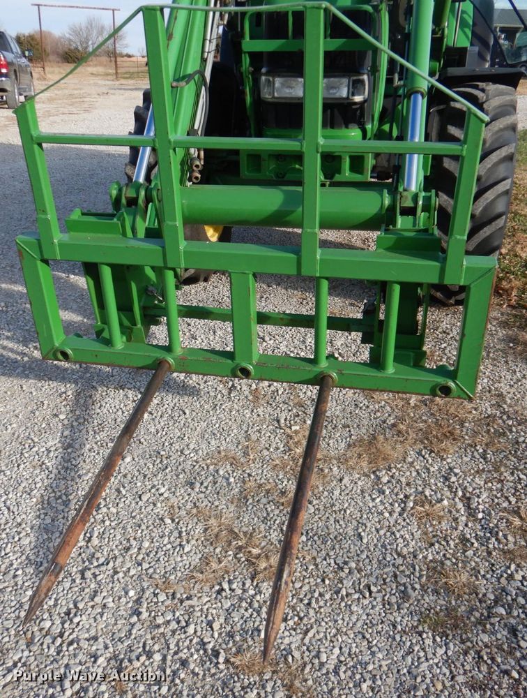 image for item DK1465 2003 John Deere 7220  tractor