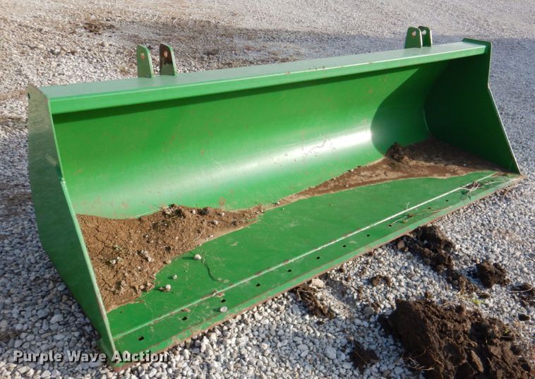 image for item DK1465 2003 John Deere 7220  tractor