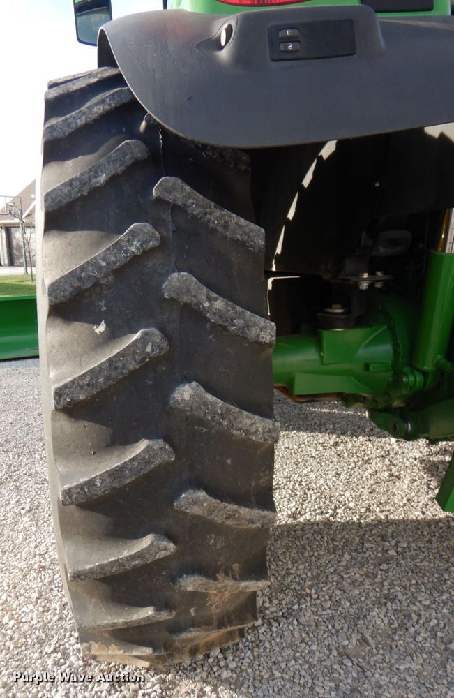 image for item DK1466 2015 John Deere 6125R  MFWD tractor