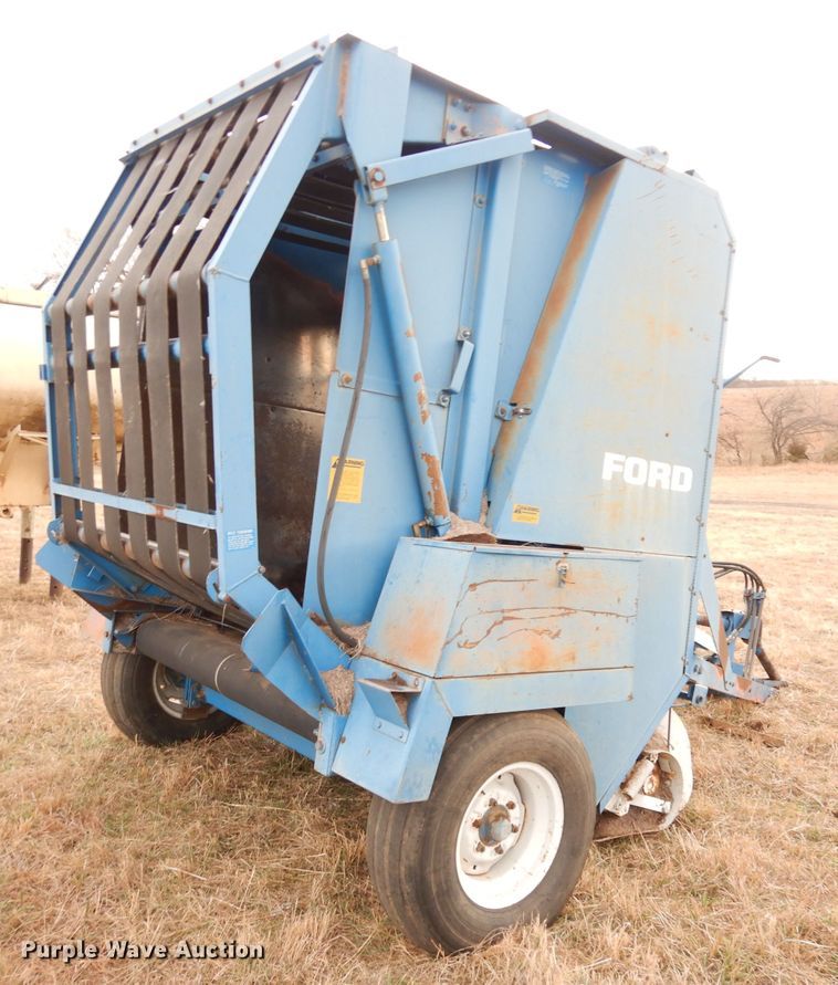 image for item DK3158 Ford 552  round baler
