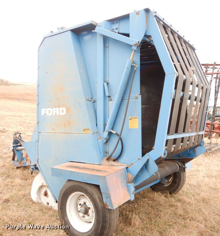 image for item DK3158 Ford 552  round baler